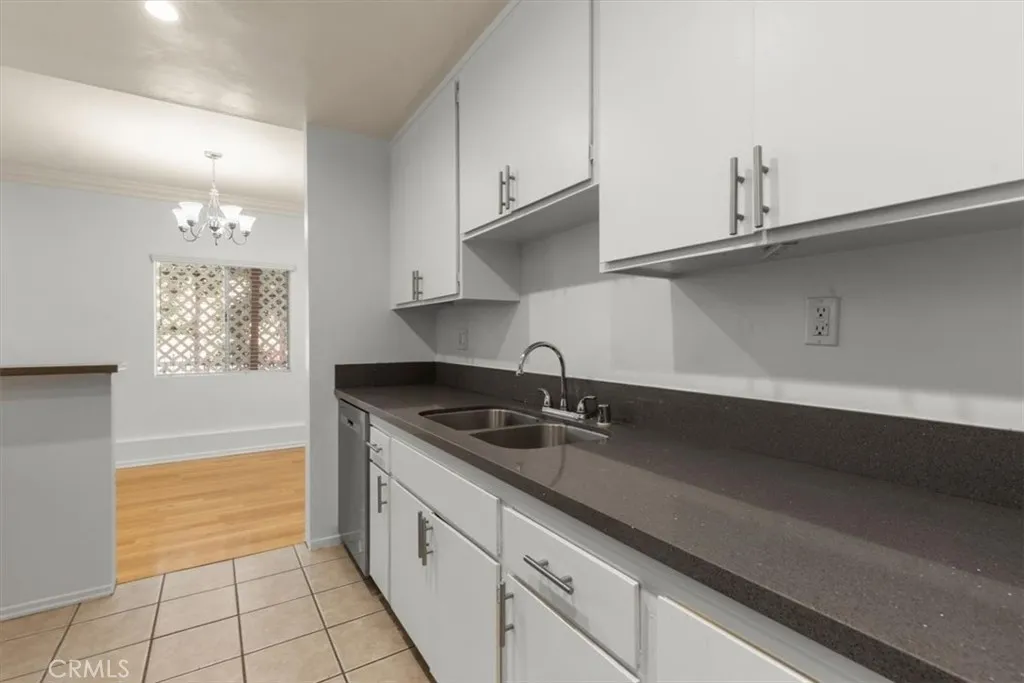 1115 S Elm Drive 207, Los Angeles, California 90035 home-pic-11